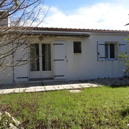Holiday home Charmante Maison Boisee Pres De La - 4 Pers, Animaux Sur Demande, Jardin Clos, Calme Assure - Fr-1-476-122 *